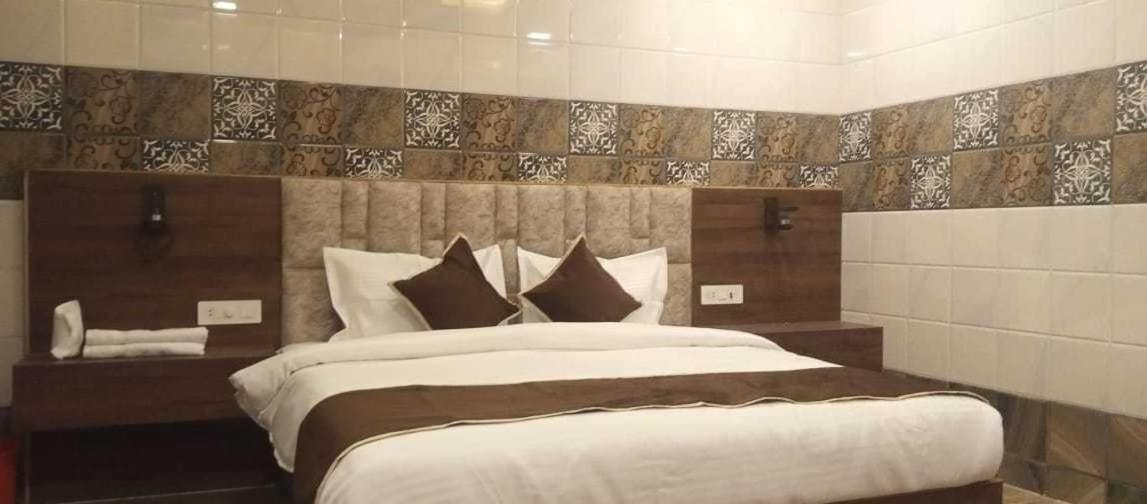 Oyo Mmc Hotel And Restaurant Мератх Экстерьер фото